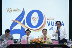 Đoàn chủ tịch điều hành hội thảo. (Ảnh: Hoàng Hiếu/TTXVN)