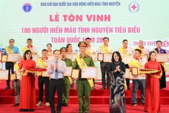 Tri ân và tôn vinh 100 tấm gương tiêu biểu hiến máu tình nguyện