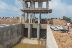 Hà Nội: Tiềm ẩn nguy cơ sự cố các cống dưới đê trong mùa mưa bão