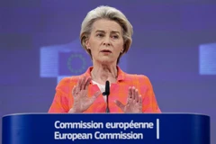 Chủ tịch Ủy ban châu Âu Ursula von der Leyen phát biểu tại cuộc họp báo ở Brussels, Bỉ, ngày 15/5/2023. (Ảnh: AFP/TTXVN)