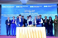Bình Dương hợp tác về trung tâm thương mại với Ấn Độ, Trung Quốc
