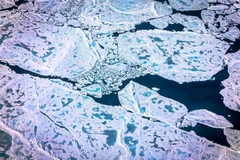 Băng tan tại Greenland, ngày 19/7/2022. (Ảnh: AFP/TTXVN)