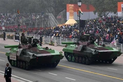 Các xe tăng tham gia cuộc diễu hành nhân kỷ niệm 74 năm Ngày Cộng hòa tại thủ đô New Delhi, Ấn Độ ngày 26/1/2023. (Ảnh: AFP/TTXVN)