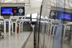 Cảnh vắng lặng tại nhà ga tàu điện ngầm gần Munich, Đức khi nghiệp đoàn Verdi tiến hành đình công. (Ảnh: AFP/TTXVN)