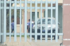 Cơ quan điều tra có mặt tại trại tạm giam Long Tuyền, thành phố Cần Thơ. (Nguồn: Báo Lao động)