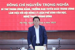 Trưởng Ban Tuyên giáo Trung ương Nguyễn Trọng Nghĩa phát biểu chỉ đạo buổi làm việc. (Ảnh: Phương Hoa/TTXVN)