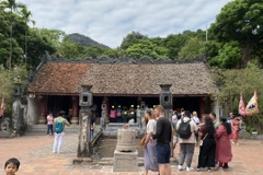 Cố đô Hoa Lư là một trong bốn vùng lõi thuộc Quần thể danh thắng Tràng An, được UNESCO chính thức công nhận là di sản văn hóa kép đầu tiên và duy nhất tại Đông Nam Á vào năm 2014. Cố đô cũng là một trong những điểm tham quan tại Ninh Bình được nhiều du kh