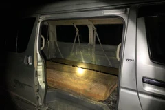 Thừa Thiên-Huế: Phát hiện xe ôtô chở 11 phách gỗ xá xị không giấy tờ