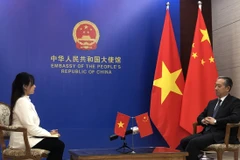 Đại sứ Trung Quốc tại Việt Nam Hùng Ba trả lời phỏng vấn phóng viên TTXVN nhân dịp Năm mới. (Ảnh: TTXVN)