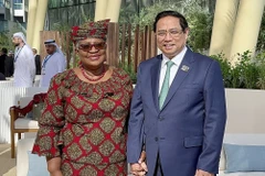 Thủ tướng Phạm Minh Chính gặp Tổng Giám đốc Tổ chức Thương mại thế giới (WTO) Ngozi Okonjo-Iweala. (Ảnh: TTXVN phát)