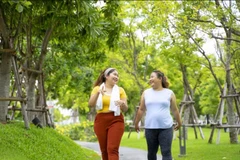 Nên lựa chọn tập luyện đi bộ hay chạy bộ? (Ảnh: iStock)