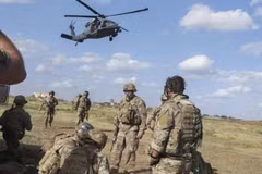Máy bay trực thăng gặp nạn khi đang tham gia diễn tập sơ tán nạn nhân. (Nguồn: The Somali Guardian)