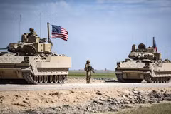 Binh sỹ Mỹ tuần tra tại Qamishli, tỉnh Hasakeh, đông bắc Syria. (Ảnh: AFP/TTXVN)