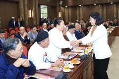 Phó Bí thư Thường trực Thành ủy Nguyễn Thị Tuyến gặp mặt đại biểu văn nghệ sỹ, trí thức, chức sắc tôn giáo. (Nguồn: Cổng thông tin điện tử thành phố Hà Nội)