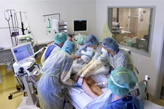 Đức bắt đầu tiêm phòng COVID-19 mùa Thu cho các nhóm nguy cơ cao