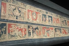 [Photo] Vẻ đẹp hoành tráng và tinh xảo của tấm thảm dệt Ngày tận thế