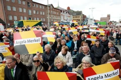 Những người ủng hộ Thủ tướng Angela Merkel tại cuộc vận động tranh cử của đương kim Thủ tướng ở Kappeln, miền Bắc Đức. (Nguồn: AFP/TTXVN)