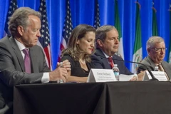 Các quan chức của Mỹ, Canada và Mexico tại lễ khai mạc vòng tái đàm phán NAFTA đầu tiên ở Washington, Mỹ. (Nguồn: AFP/TTXVN)