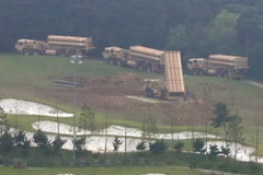 Các trang thiết bị THAAD được chuyển tới Seongju, Hàn Quốc. (Nguồn: AFP/TTXVN)
