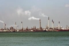 Giá dầu tại thị trường Mỹ và thế giới đồng loạt tăng trở lại