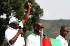 Tổng thống Burundi Pierre Nkurunziza phát biểu trong chiến dịch vận động tranh cử tại Bujumbura. (Nguồn: AFP/TTXVN)