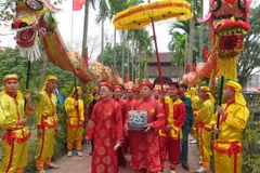 Phục dựng nghi lễ rước kiệu Ngọc Lộ tại Lễ khai ấn Đền Trần 2015