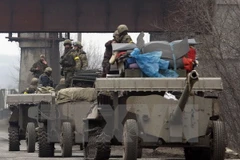 [Video] Ukraine: Lực lượng đối lập hoàn tất rút vũ khí hạng nặng