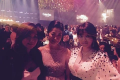 Lý Nhã Kỳ cũng tái ngộ diễn viên Dương Tử Quỳnh tại sự kiện. (Nguồn ảnh: Lynk)