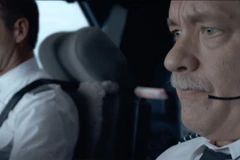 Tom Hanks trong vai cơ trưởng Sully. (Nguồn ảnh: CGV)