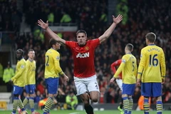 Tin sáng 11/11: Van Persie bị chỉ trích vì ăn mừng quá lố