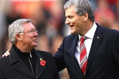 Tự truyện Sir Alex: Dằn vặt vì quyết định nghỉ hưu