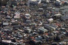 Cảnh tàn phá sau động đất tại thành phố Kesennuma, quận Miyagi ngày 12/3. (Ảnh: THX/TTXVN)