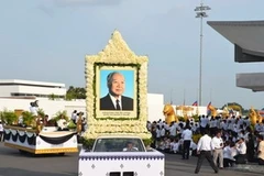 Campuchia dựng tượng của cố cựu vương Sihanouk 
