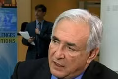 Dominique Strauss-Kahn tạm thời được trả tự do 