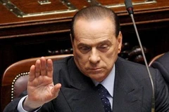 Ông Berlusconi bị tòa án cáo buộc hối lộ 3 triệu euro