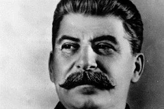 Đảng CS Nga khai trương tượng đài Stalin ở Penza