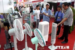 Vào hè, mặt hàng điện máy đang được tiêu thụ mạnh. (Ảnh minh họa. Nguồn: TTXVN)