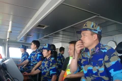 Tàu Cảnh sát biển Việt Nam làm nhiệm vụ thực thi pháp luật tại vùng biển Trung Quốc hạ đặt trái phép giàn khoan Hải Dương-981. (Ảnh: Công Định - Hữu Trung/TTXVN)