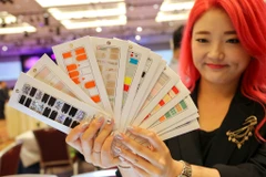 Stiker Jello Jello có hơn 43 mẫu khác nhau. (Ảnh: Minh Sơn/Vietnam+) 