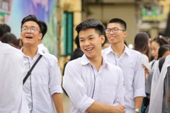 Chiều 24/6, hơn 925.000 thí sinh đã có mặt tại hơn 2.100 điểm thi để làm thủ tục dự kỳ thi Trung học Phổ thông quốc gia 2018. (Ảnh: Minh Sơn/Vietnam+) 