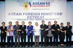 Các Ngoại trưởng ASEAN tại Hội nghị hẹp các Bộ trưởng Ngoại giao ASEAN ở Boracay ngày 21/2. (Nguồn: EPA/TTXVN)