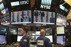 Hoạt động giao dịch tại sàn chứng khoán New York, Mỹ ngày 6/1. (Nguồn: THX/TTXVN)