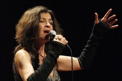 Nữ ca sỹ nhạc jazz Maria Pia De Vito. (Ảnh: Đại sứ quán Itay tại việt Nam cung cấp).