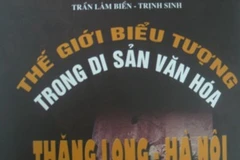Một phần trang bìa cuốn sách. (Ảnh: Thiên Linh/ Vietnam+).