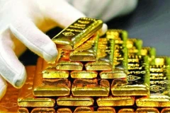 Giá vàng châu Á tiếp tục đi xuống, rời khỏi ngưỡng 1.800 USD