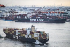 Nhật Bản thông qua dự thảo ngân sách bổ sung trị giá 314 tỷ USD