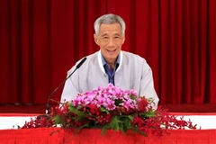 Thủ tướng Lý Hiển Long tại cuộc họp báo công bố cải tổ nội các ngày 23/4. (Ảnh: TTXVN phát)