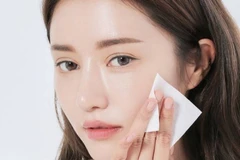 6 mẹo giữ lớp trang điểm lâu trôi trong ngày Hè nắng nóng