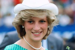 Công thức phối đồ đơn giản nhưng sang trọng của Công nương Diana