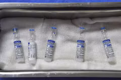 Thủ tướng giao Bộ Y tế hỗ trợ doanh nghiệp mua vaccine Sputnik V